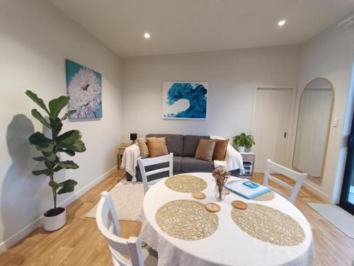 Snells Beach House | The Tiny Abode