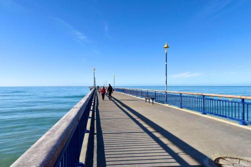 Christchurch Apartment | Seaside Escape at New Brighton with Carpark
