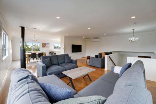 Greenlane - Ellerslie House | Cosy Mt Wellington 5BR Home with Air-Con - Parking