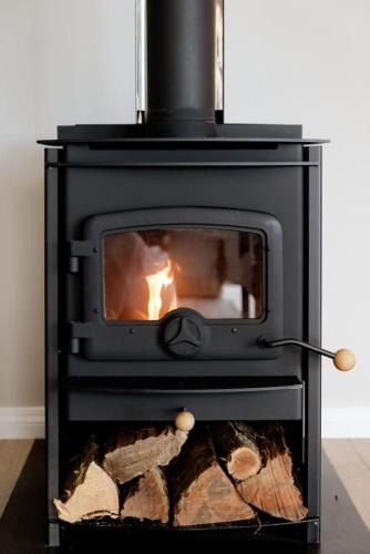 Tawharanui House | The Farmhouse Hauraki Views and Tranquil Luxury
