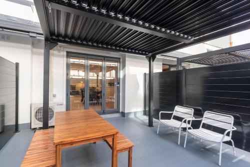Te Aro Apartment | The Primrose Parlor Stylish Heart of the CBD