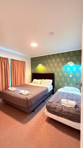 Taupo Hotel | Camellia Court Family Motel