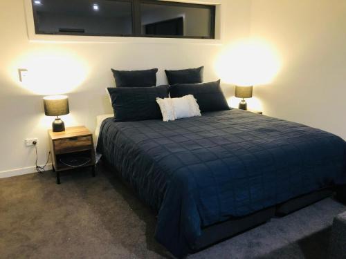 Lake Hayes House | Warm & Cosy Studio with Spectacular Mountain Views