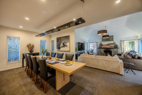 Wanaka Hotel | Mishika Retreat and Lodge