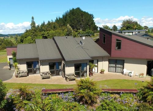 Waitomo Caves Bed & Breakfast | Waitomo Golfstays B&B