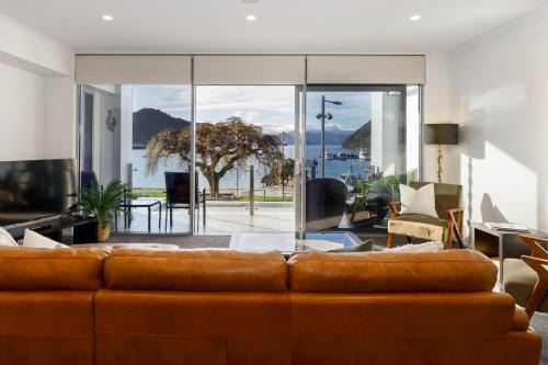 Picton Apartment | Picton Waterfront Oxley's Luxury Apartment