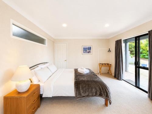 West Harbour House | Sunny Studio in West Harbour & 3 Mins to Waterfront & Secure Parking