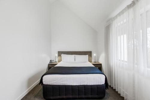 Grey Lynn Hotel | The Surrey Hotel
