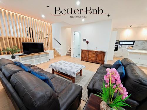 Bucklands Beach House | Sunny Bucklands Beach Retreat · Spacious 5BR 4.5BA