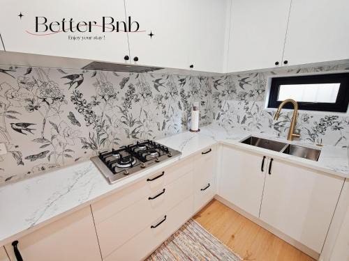Bucklands Beach House | Sunny Bucklands Beach Retreat · Spacious 5BR 4.5BA