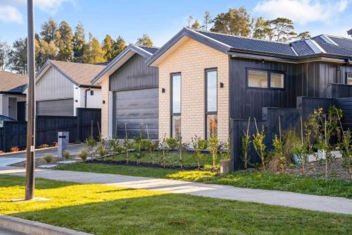 Pukekohe House | Cosy Pukekohe Self-Contained Unit with Kitchenette