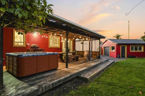 Rotorua House | Inn Jameson - Ride to the Redwoods with Spa Pool