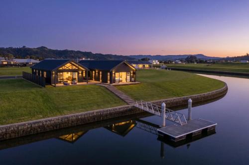 Whitianga House | The Mooring - Private Jetty Whitianga Waterways