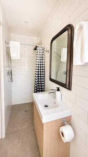 Ostend House | Overview - Stay Waiheke