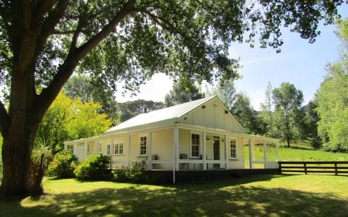 Masterton District House | Poplar Cottage - warm and private, nature haven