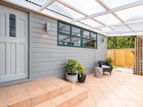 Greytown Apartment | Farley Avenue Turret & Lounge