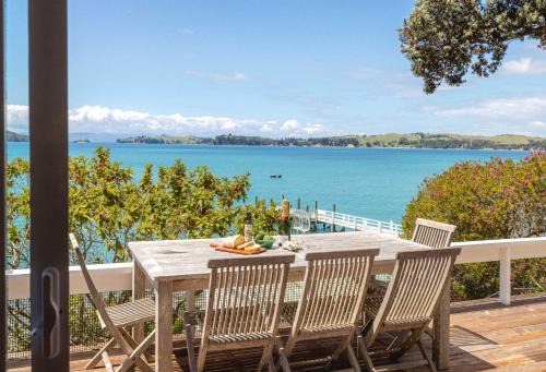 Waiheke Island House | Barefoot Bach Absolute Waterfront in Arran Bay