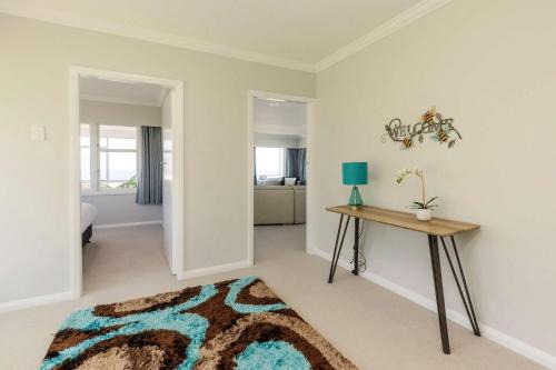 New Plymouth House | Ngamotu Vista - 5BR home with harbour views