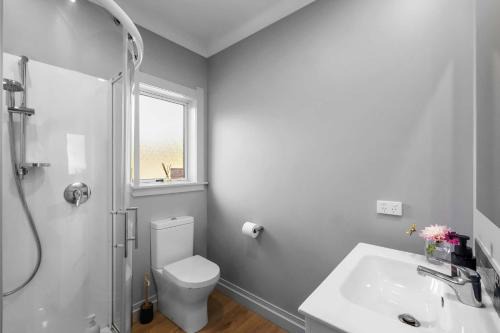 Tataraimaka House | Weld Cottage - Sustainable lifestyle property