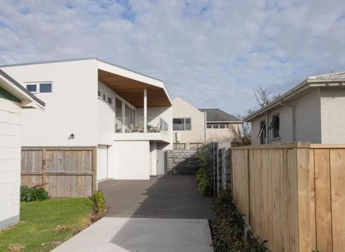 Fitzroy Apartment | By The Sea On Sackville - beachside in Fitzroy