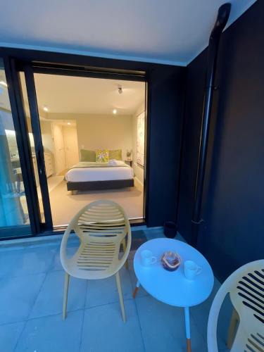 Frankton Apartment | Studio Omeara Mitchell Stay
