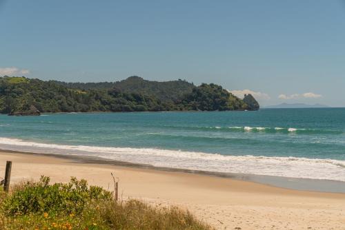 Whangapoua House | Poppy's Beach House - Beachfront Whangapoua Home