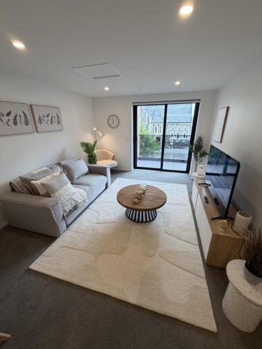 Christchurch City Centre Apartment | Spacious 1BR Apartment in Manchester Street