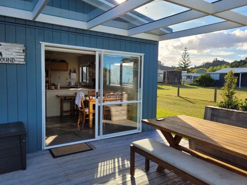 Oakura House | Oakura Family Bach, sleeps 10, one back from beach