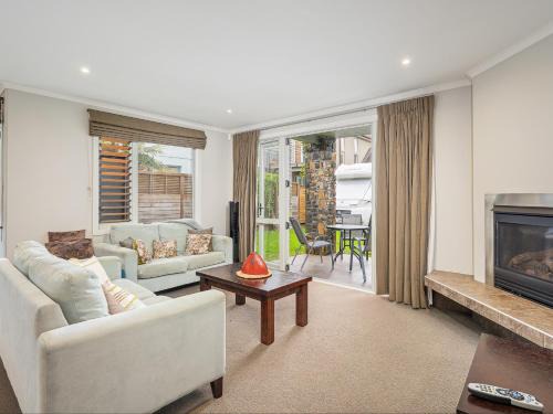Pauanui House | Putt it at Pauanui - Pauanui Holiday Home