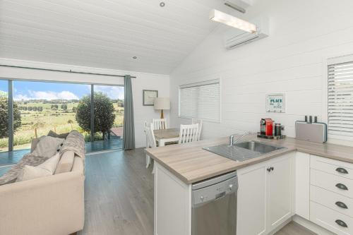 Wairoa House | Hideaway Cottage, Tauranga, so close to Bethlehem & Mount Maunganui
