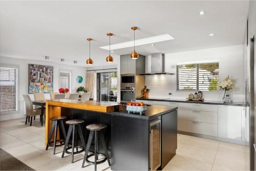 Frankton House | Koru View on McBride