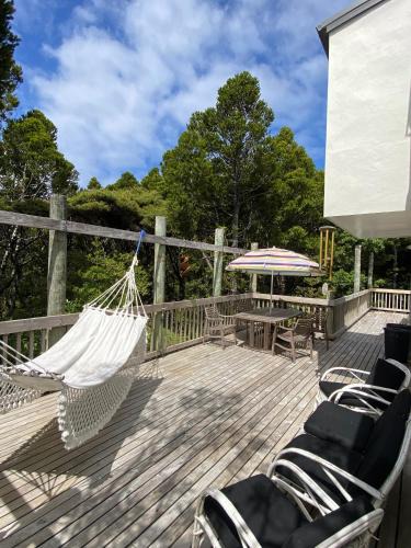 Karekare Apartment | Kauri Coast Bungalow