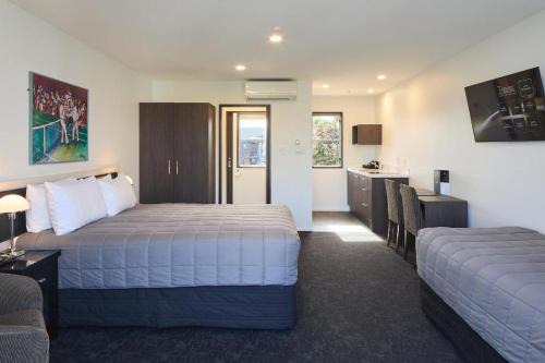 Merivale Hotel | Pavilions Hotel
