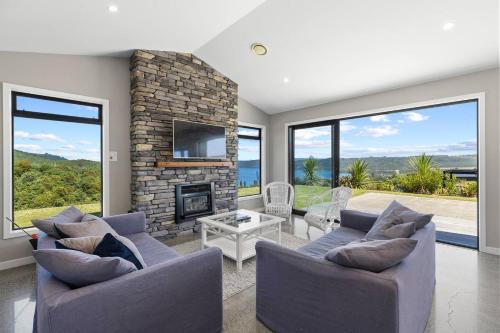 Kinloch House | Loch Eagles Retreat with stunning views overlooking Lake Taupo