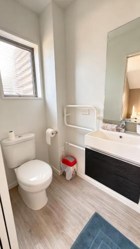 Riccarton Apartment | 4 beds family retreat next to Riccarton mall