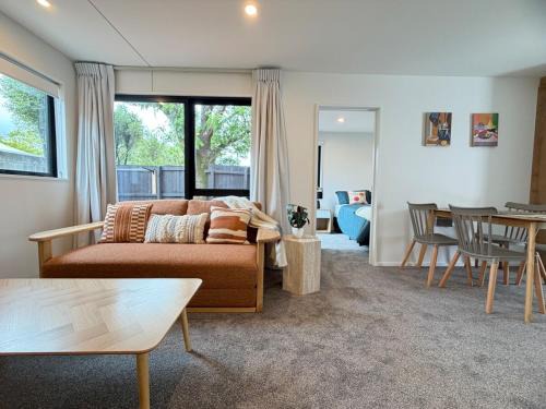 Christchurch House | Luxury 3-Bed 3-Bath Home Near CBD and Garage
