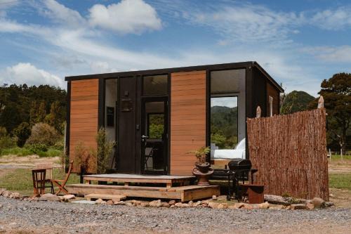 Kennedy Bay House | Omoho Stream X by Tiny Away