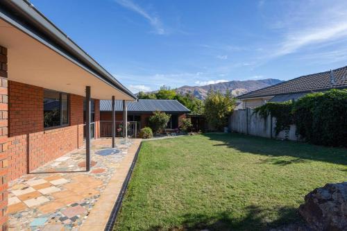 Wanaka House | Mt Iron Century Cottage