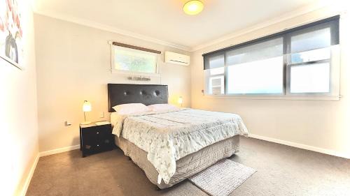 Tauranga House | Cozy Private Room- Climate Controlled Comfort