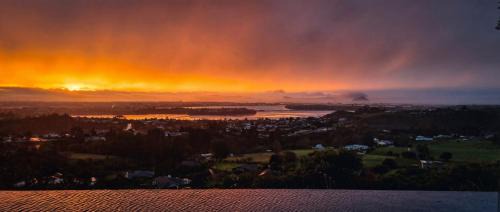 Welcome Bay House | Luxury Tauranga & Mt View