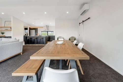 Riverton House | Beach Days & Relaxing Stays