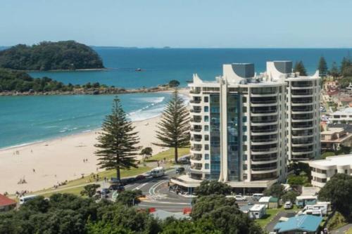Mount Maunganui Apartment | Spacious Oceanside Oasis