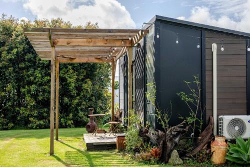 Whangarei House | Deloraine Tiny Retreat by Tiny Away