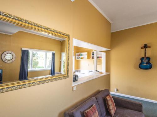 Rangataua House | Oroua Cottage - Rangataua Bach