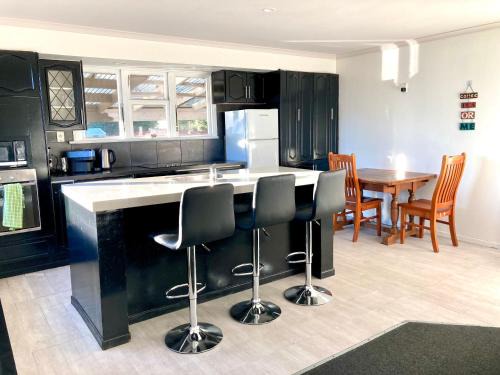 Bluff House | Oceans Edge Three-bed rooms spacious house in Bluff