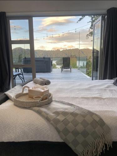 Lake Okareka House | Stylish Lake Ōkāreka Retreat Views, Spa in Rotorua