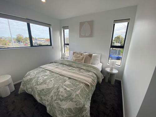 Riccarton Apartment | Christchurch Riccarton Brandnew Townhouse - Near Westfield Mall - Free Parking & Kitchen