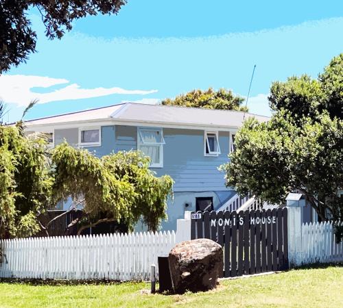 Opononi House | 'Noni's House' Coastal Opononi Hokianga