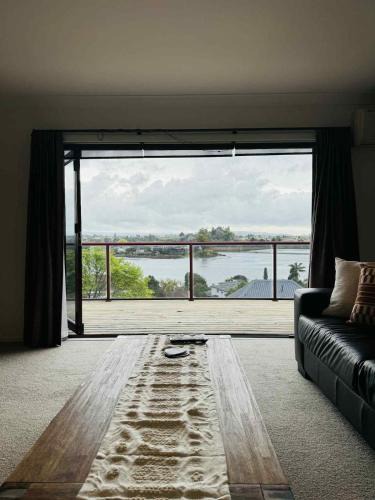 Tauranga House | Coastal Comfort - Views for the Whole Crew