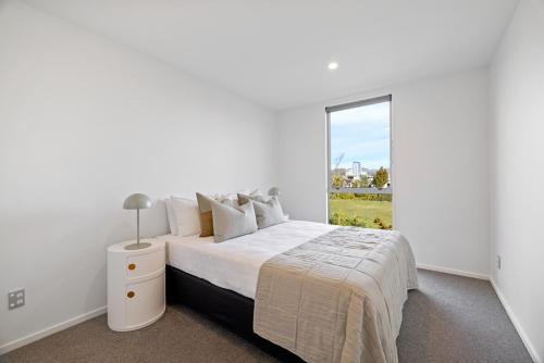 Christchurch City Centre Apartment | Chic City Apartment, Sleeps 7, Pool, Gym & 2 Parks
